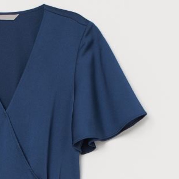 NWT H&M Satin Wrap Flowy Short Sleeve Summer Midi Dress in Dark Blue, size 8 - Picture 10 of 14